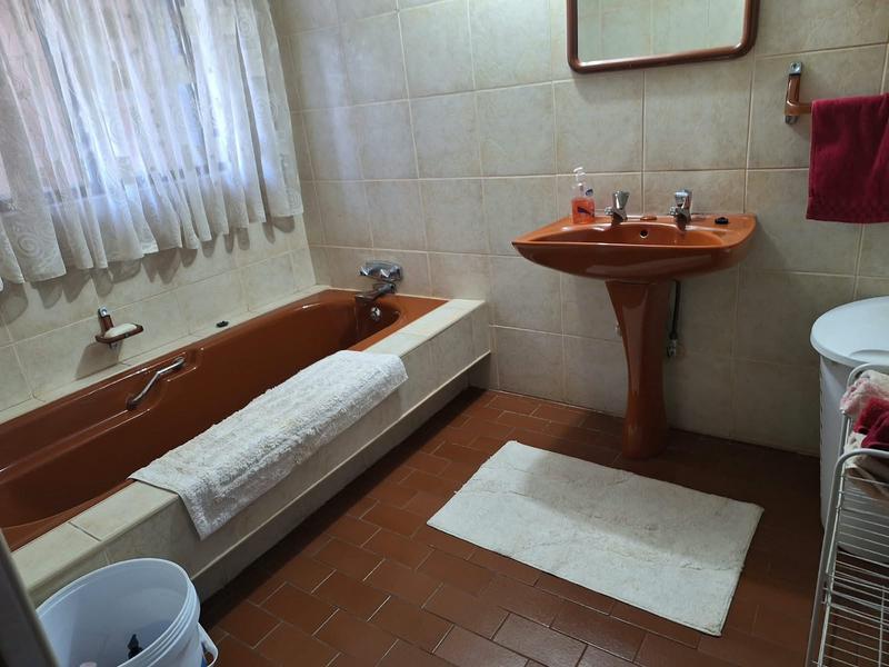 5 Bedroom Property for Sale in Wilkoppies North West